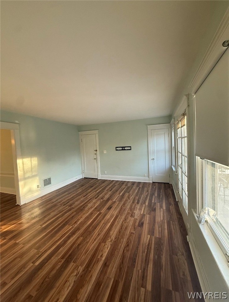 261 Sterling Ave - Photo 3 of 24