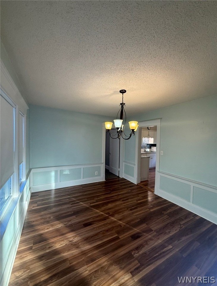 261 Sterling Ave - Photo 5 of 24