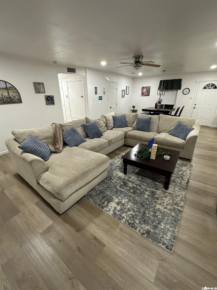 1203 Venturi - Photo 3 of 28