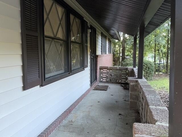 5552 Valleybrook Rd - Photo 3 of 33