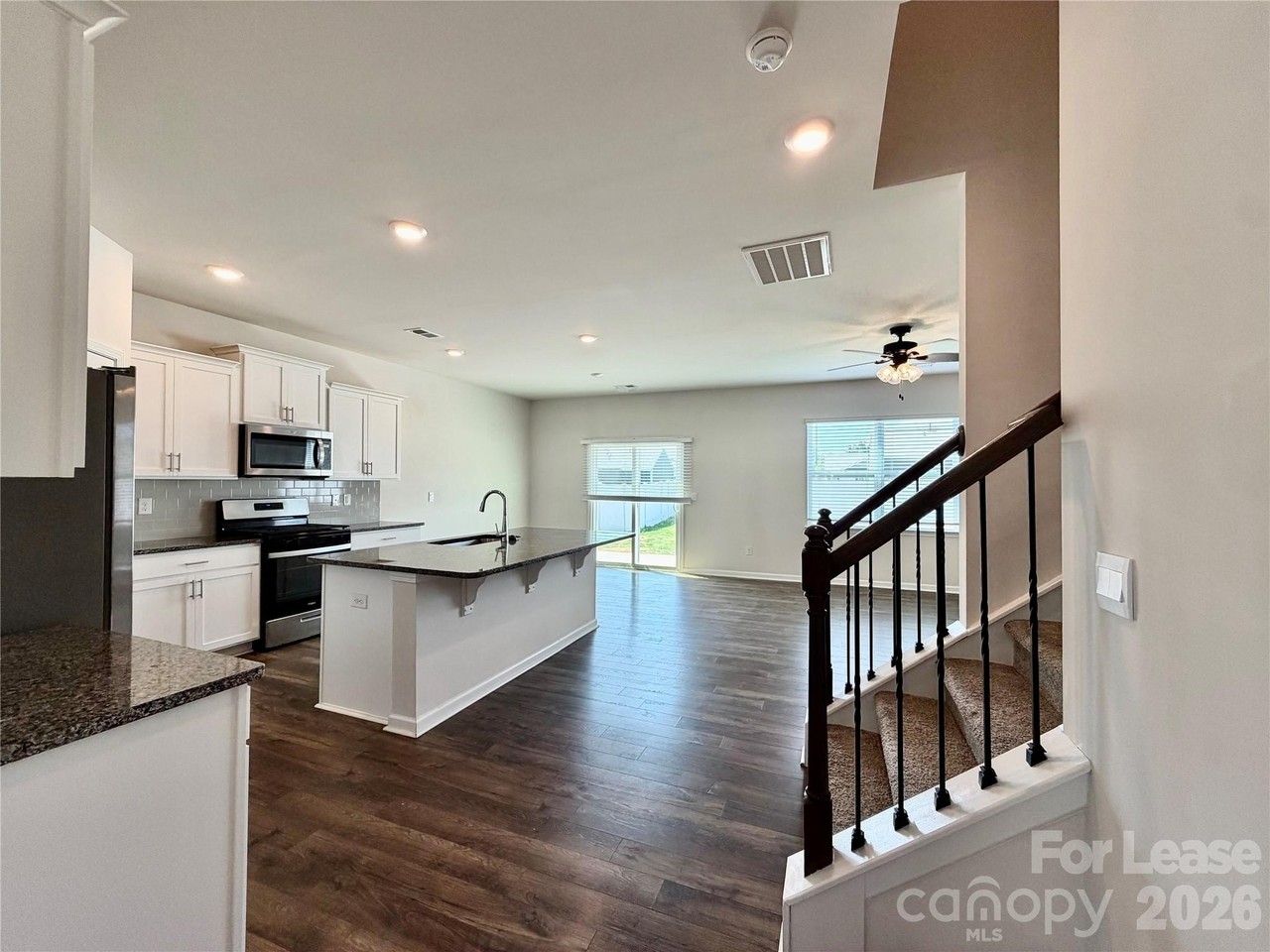 517 Bonifay Dr - Photo 6 of 47