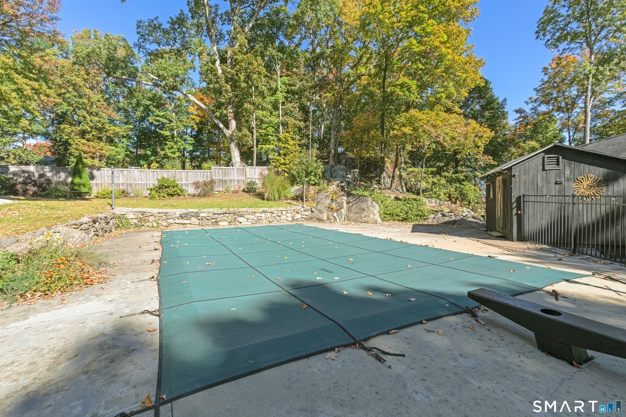 7 Dowling Dr #2 - Photo 6 of 40