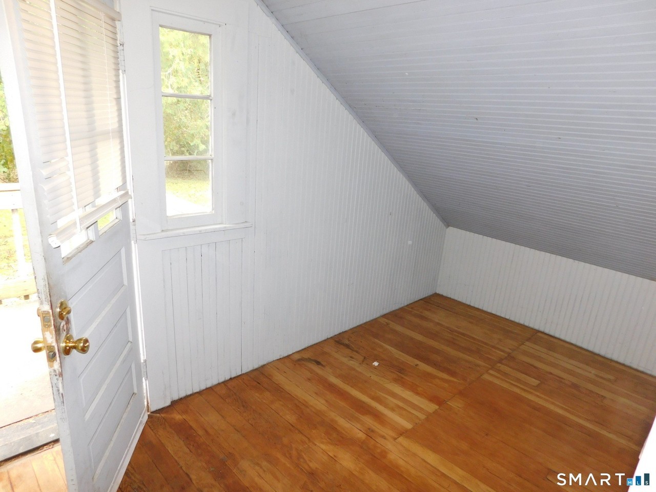 26 Indian Neck Ave #2 - Photo 5 of 15