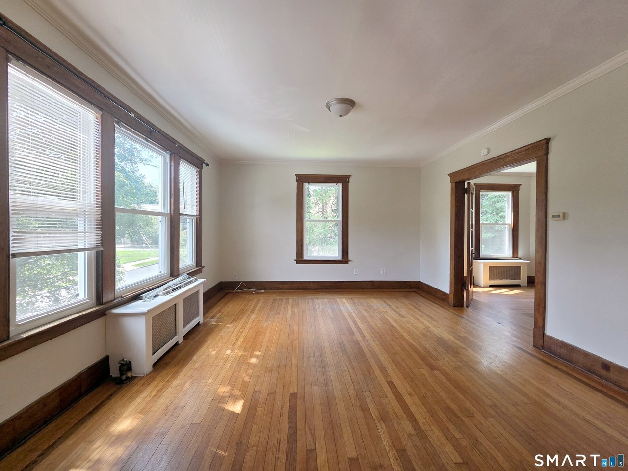 304 Lexington Ave - Photo 6 of 20