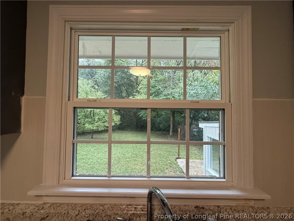 825 Stoneykirk Dr - Photo 5 of 16