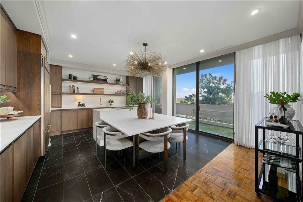 2575 Peachtree Rd Ne #12D