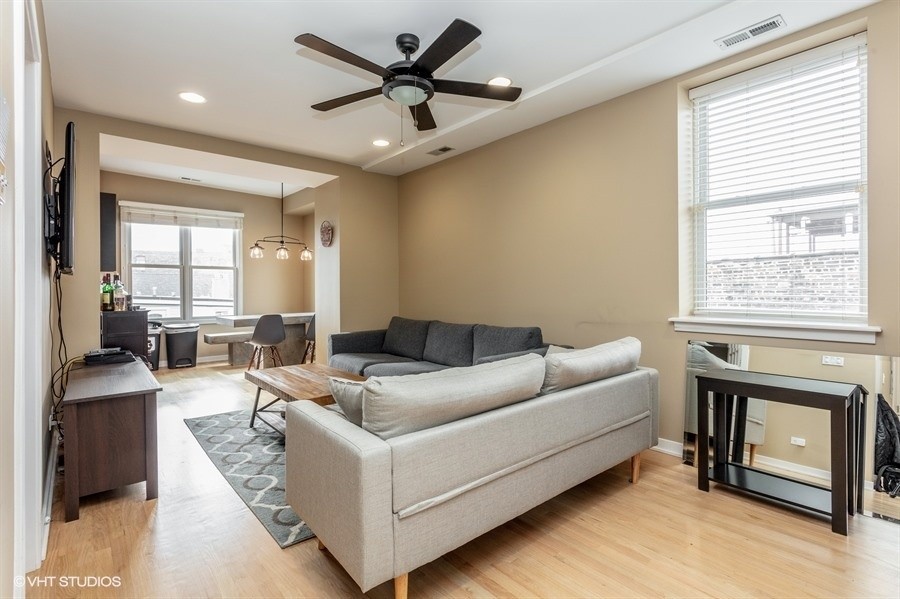 1735 W Division St #403 - Photo 3 of 12