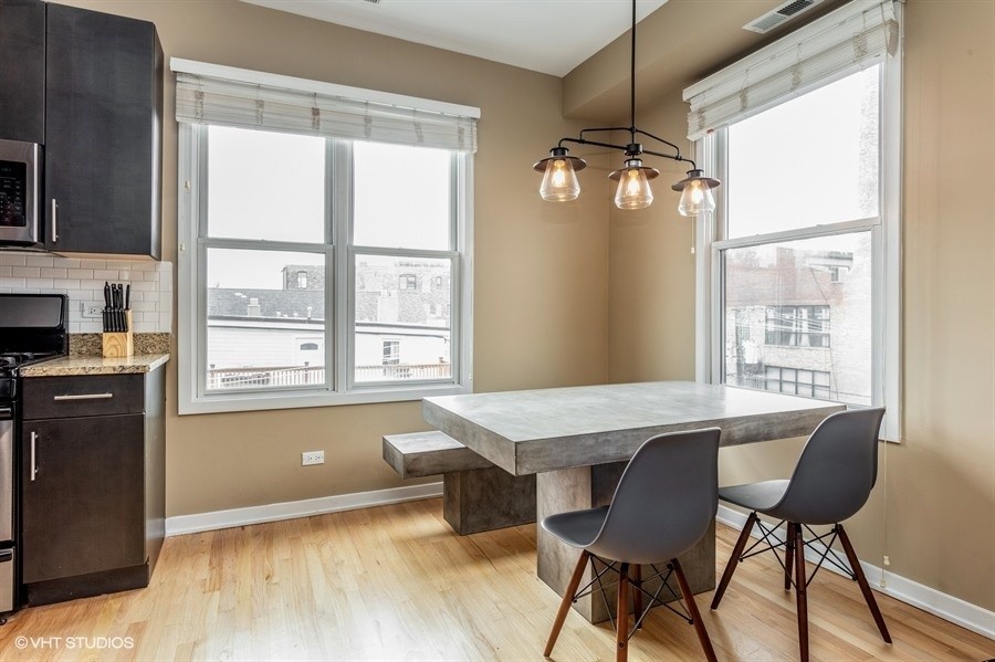 1735 W Division St #403 - Photo 5 of 12