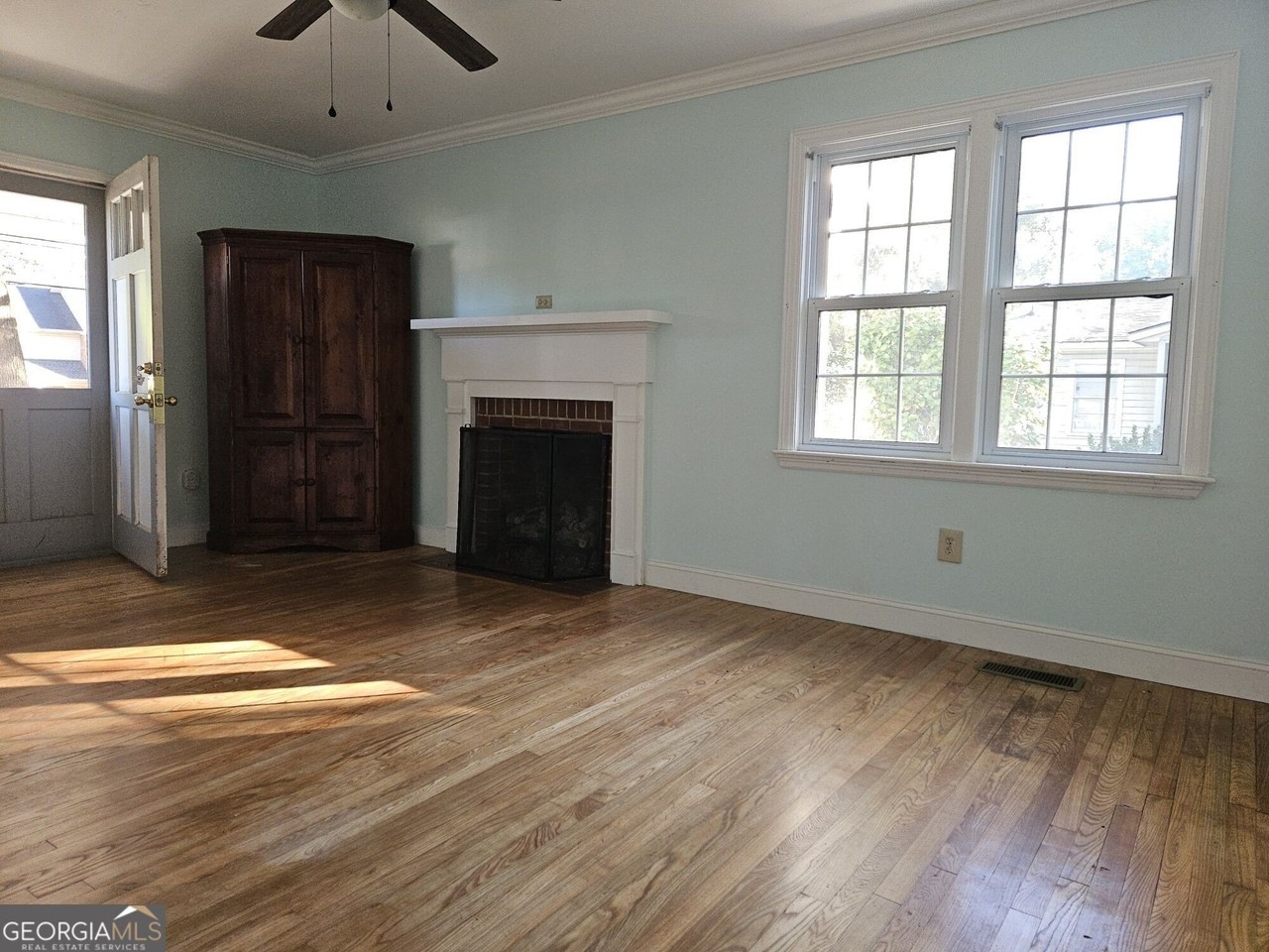 342 E Main St - Photo 5 of 13