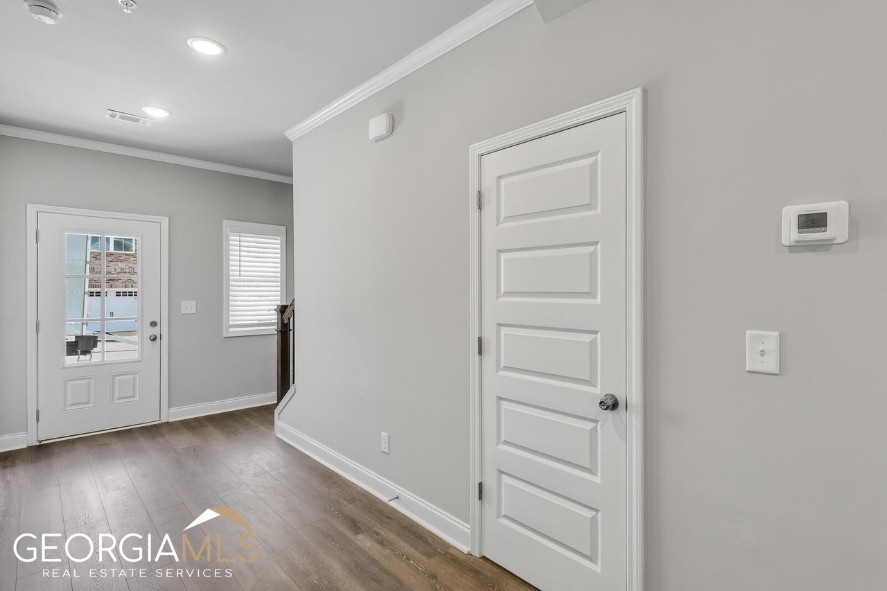 15 Sprayberry Rd #8 - Photo 6 of 25