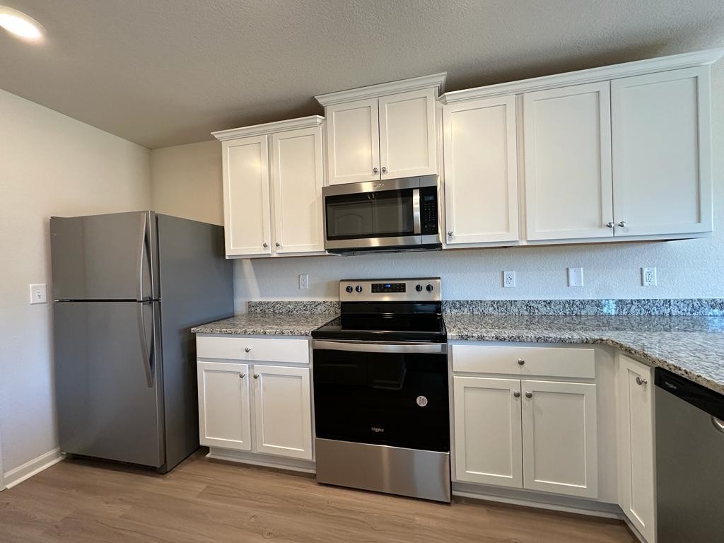 3043 Crescent Lake Ln #1 - Photo 4 of 21