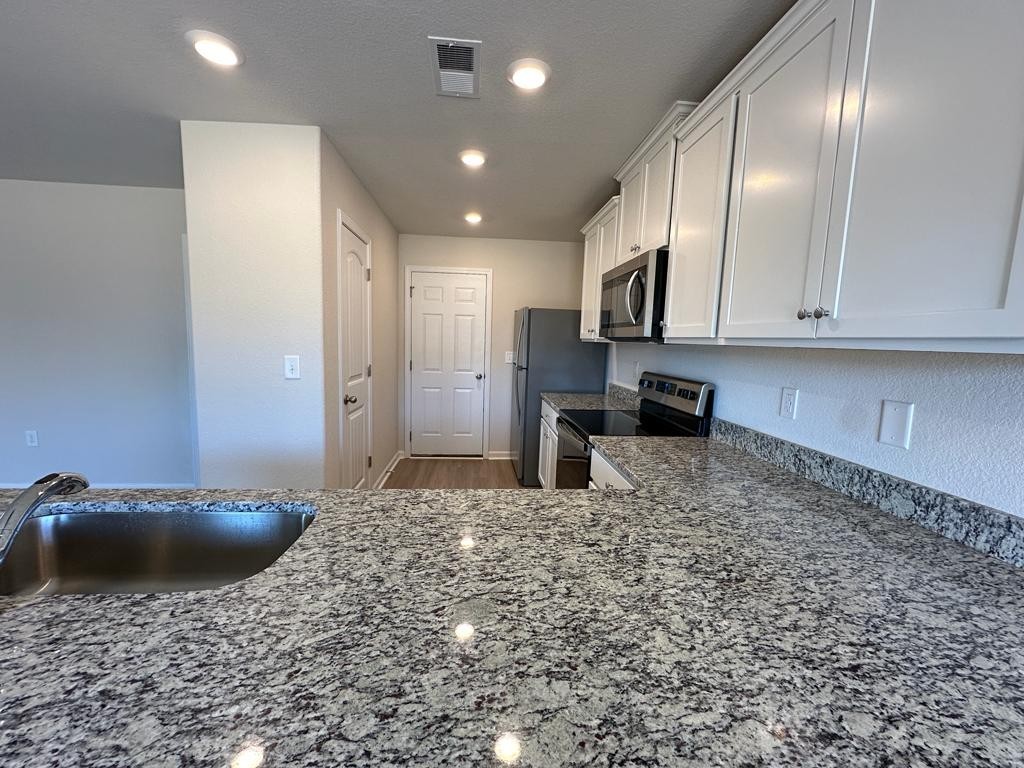 3043 Crescent Lake Ln #1 - Photo 5 of 21