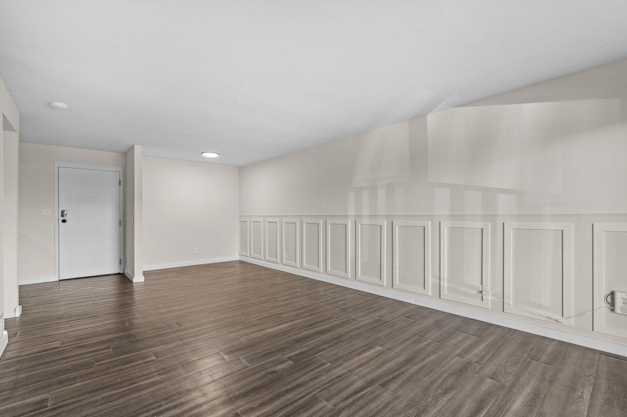 1010 E Elm St #19 - Photo 6 of 24
