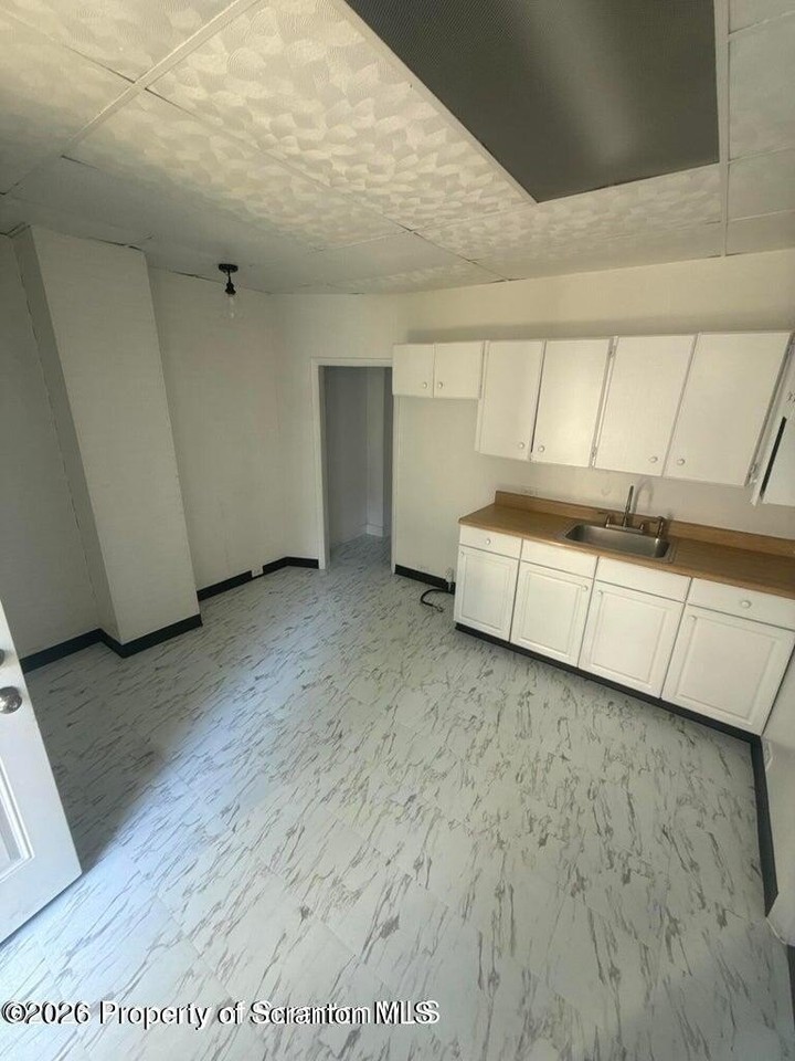 104 Lincoln St #106B - Photo 3 of 16