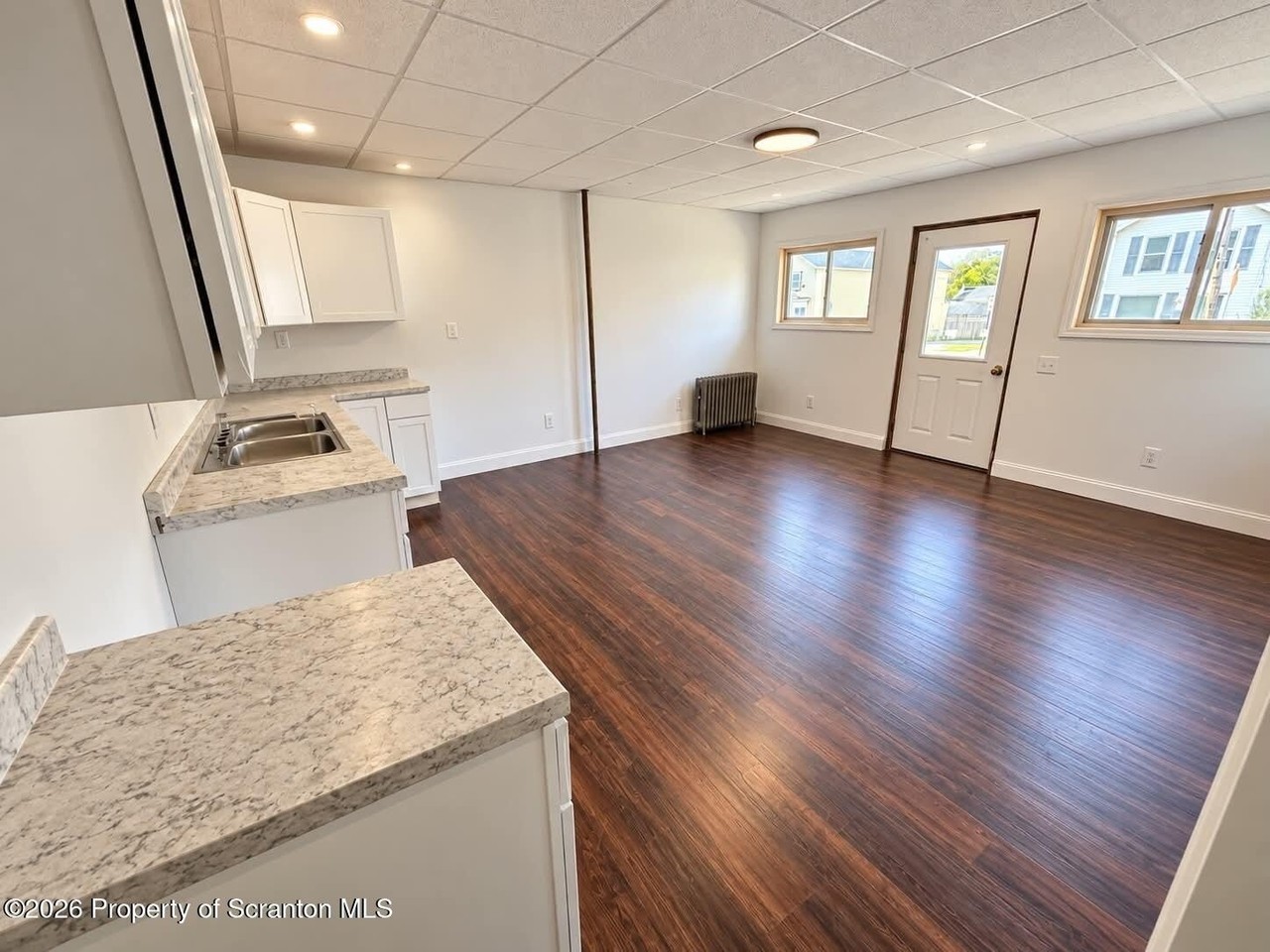 720 Main St - Photo 2 of 5