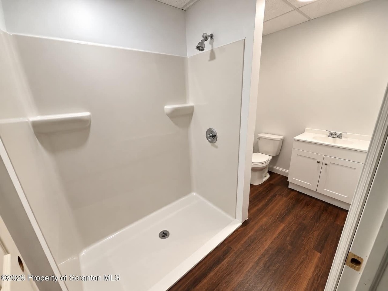 720 Main St - Photo 3 of 5