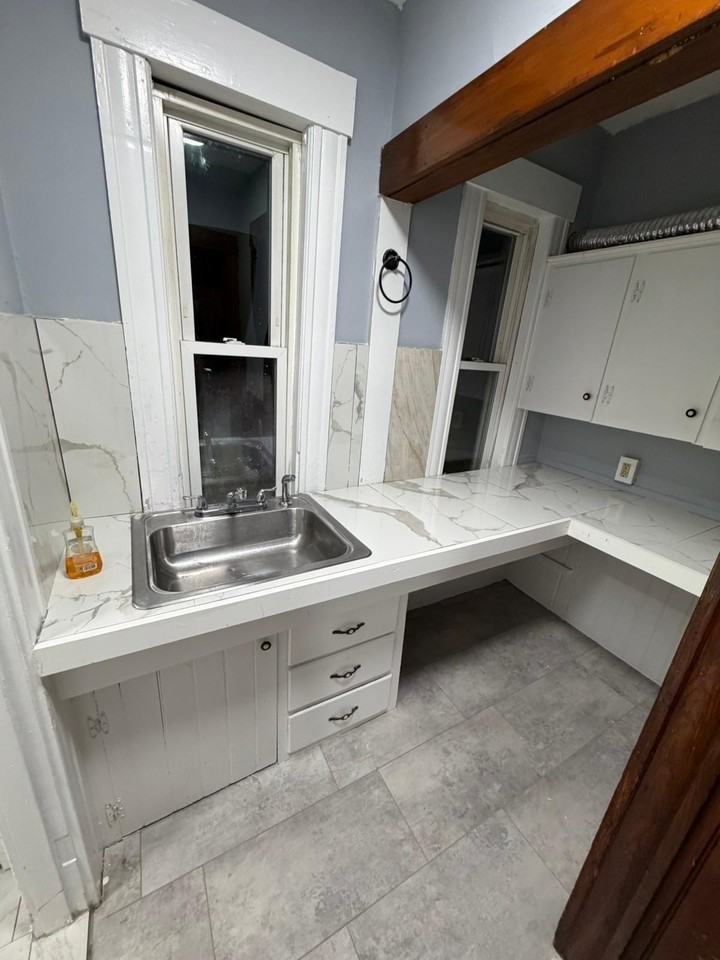 15 Oriole St #2 - Photo 6 of 10