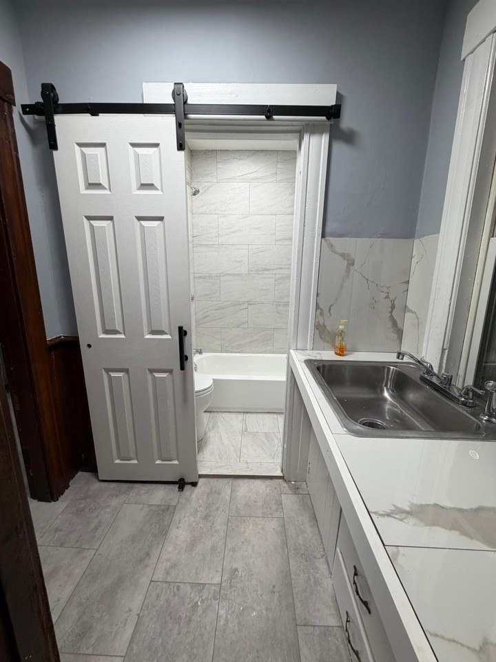 15 Oriole St #2 - Photo 7 of 10