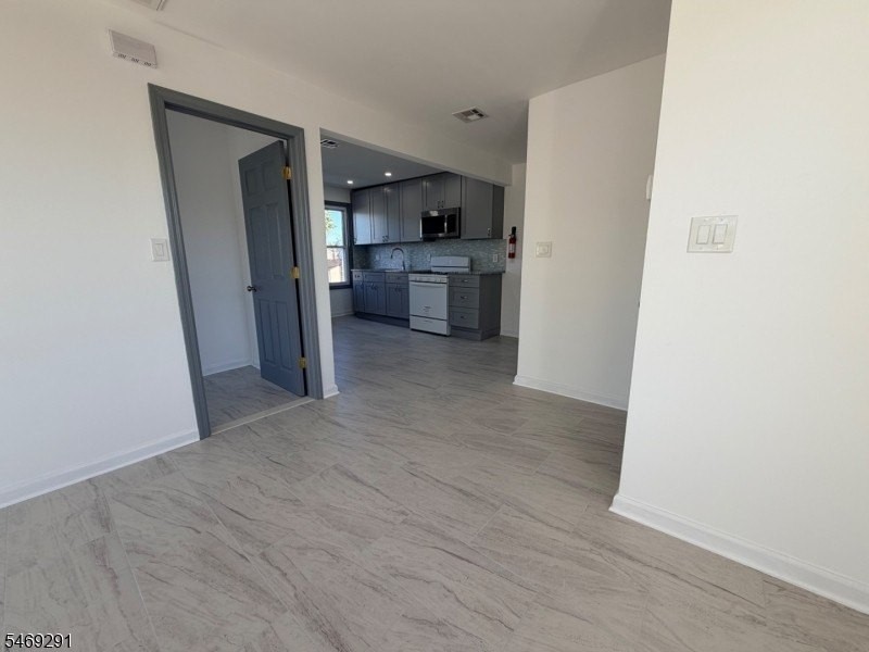 317 Amsterdam Ave - Photo 5 of 10