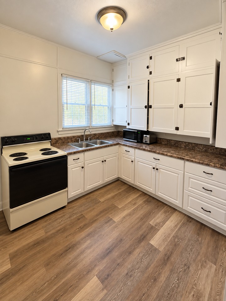 2303 Walnut St #1 - Photo 4 of 10