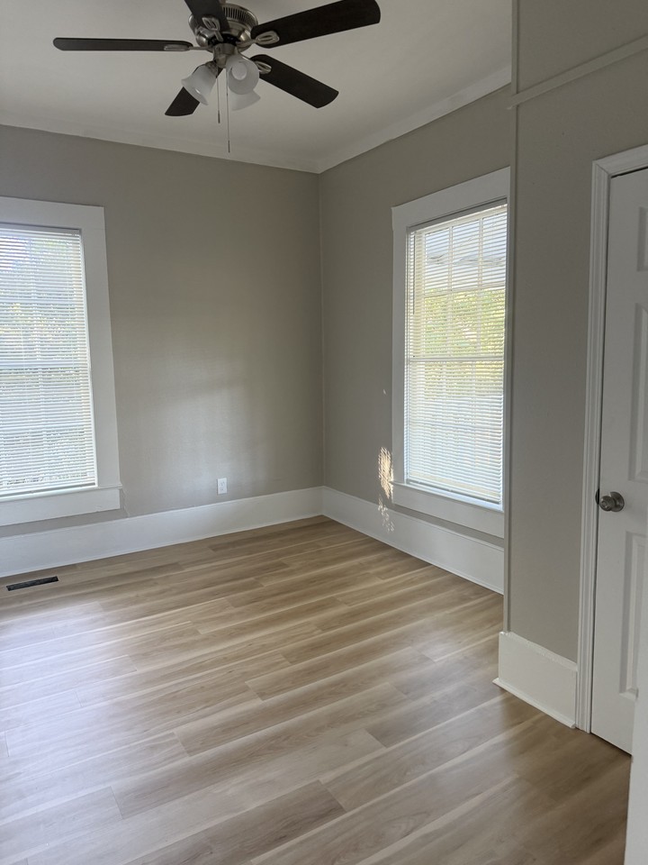 1307 Washington St #1 - Photo 7 of 9