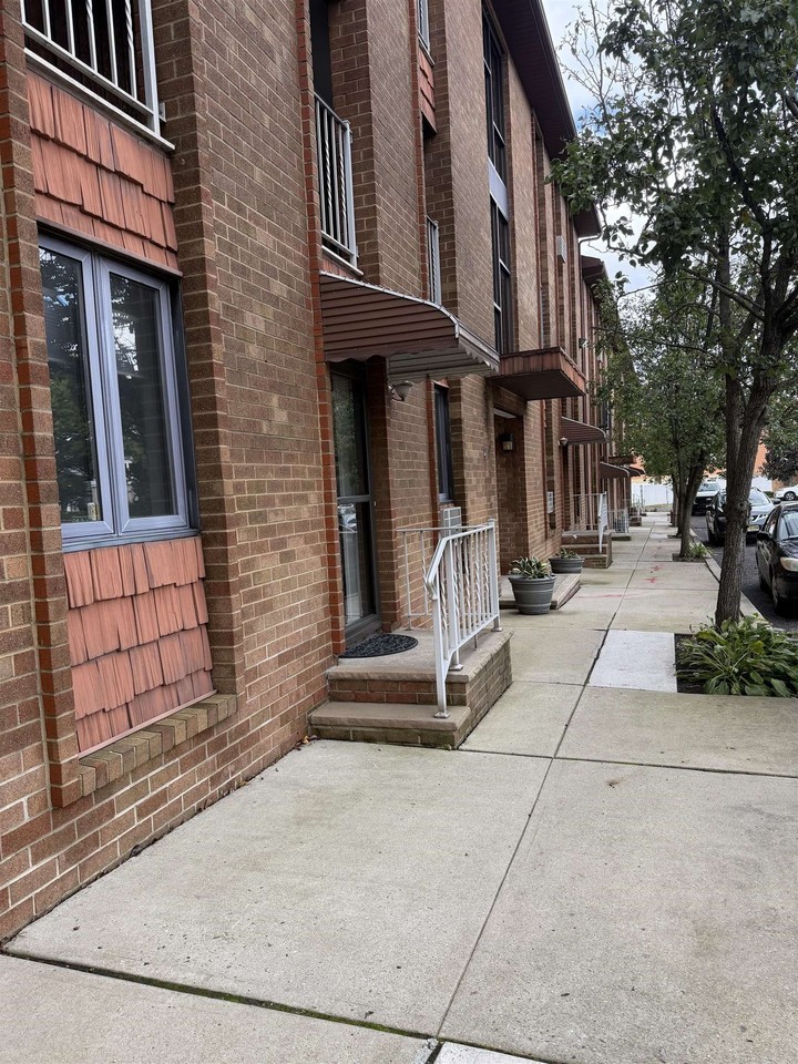 122 North St #A2