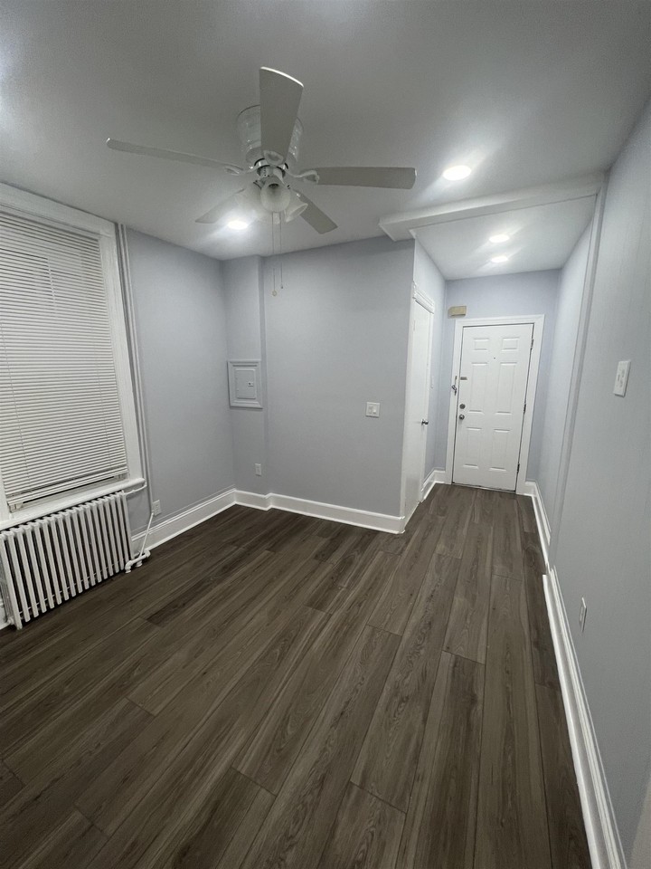 1001 Columbia Ave #1 - Photo 6 of 24