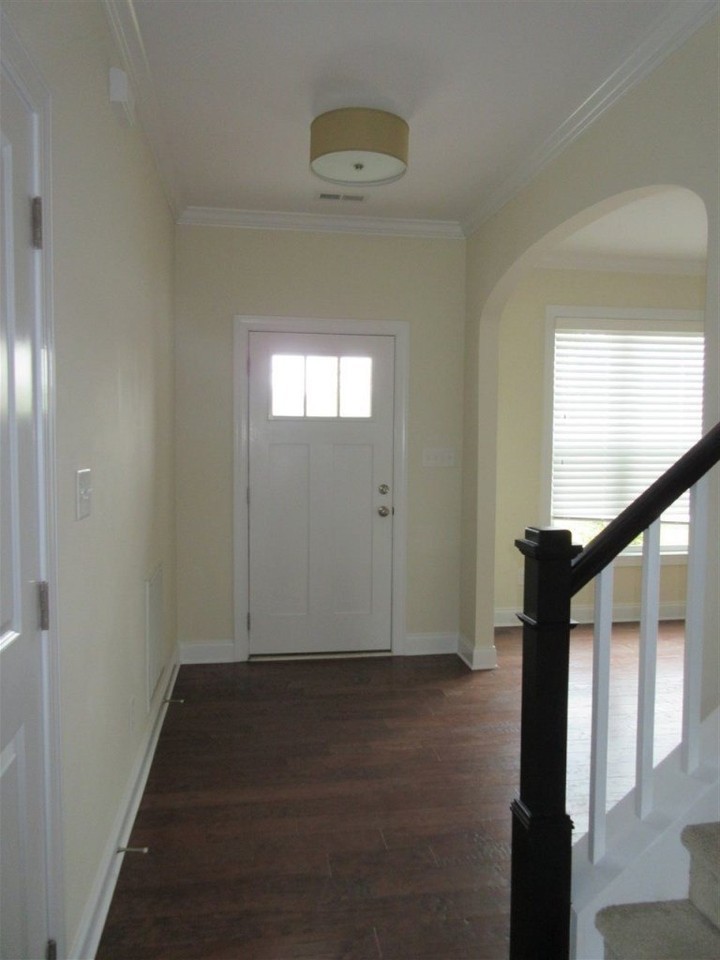 403 Wolfe Ln - Photo 6 of 27