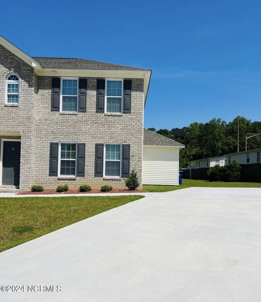 1500 Pine Brook Ct #B - Photo 2 of 12