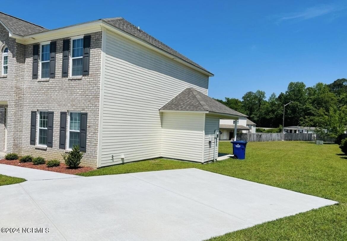 1500 Pine Brook Ct #B - Photo 3 of 12