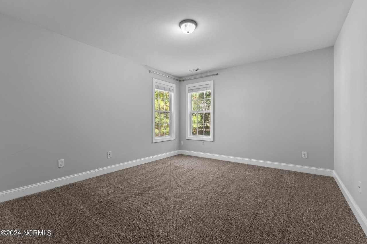 75 Riviera Ln - Photo 5 of 39
