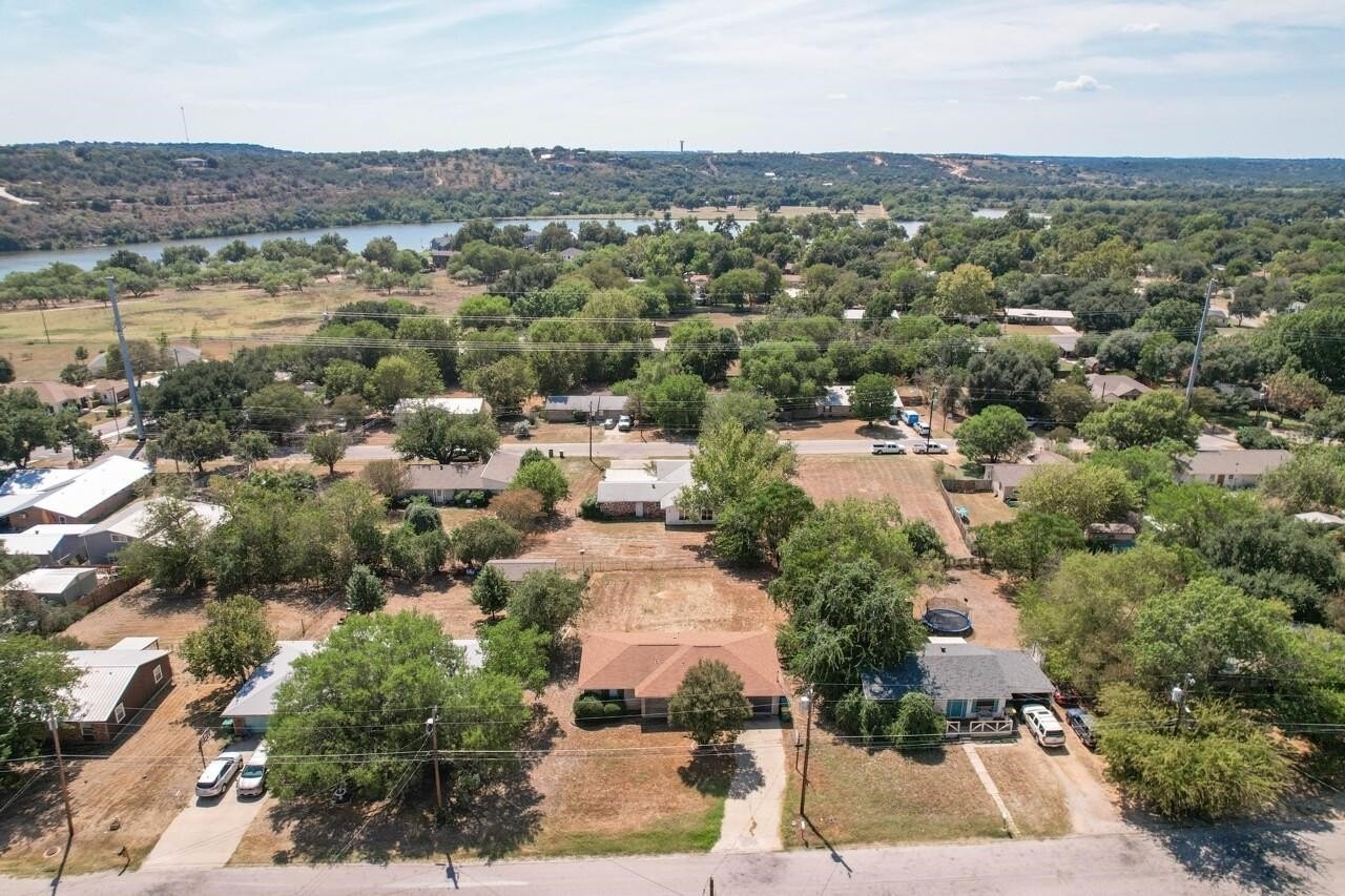 1108 Cedar Dr - Photo 4 of 42