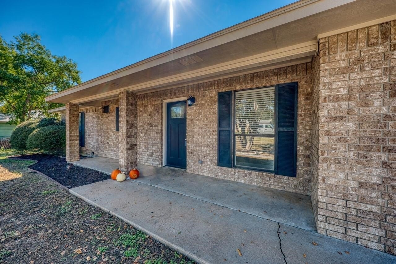 1108 Cedar Dr - Photo 6 of 42