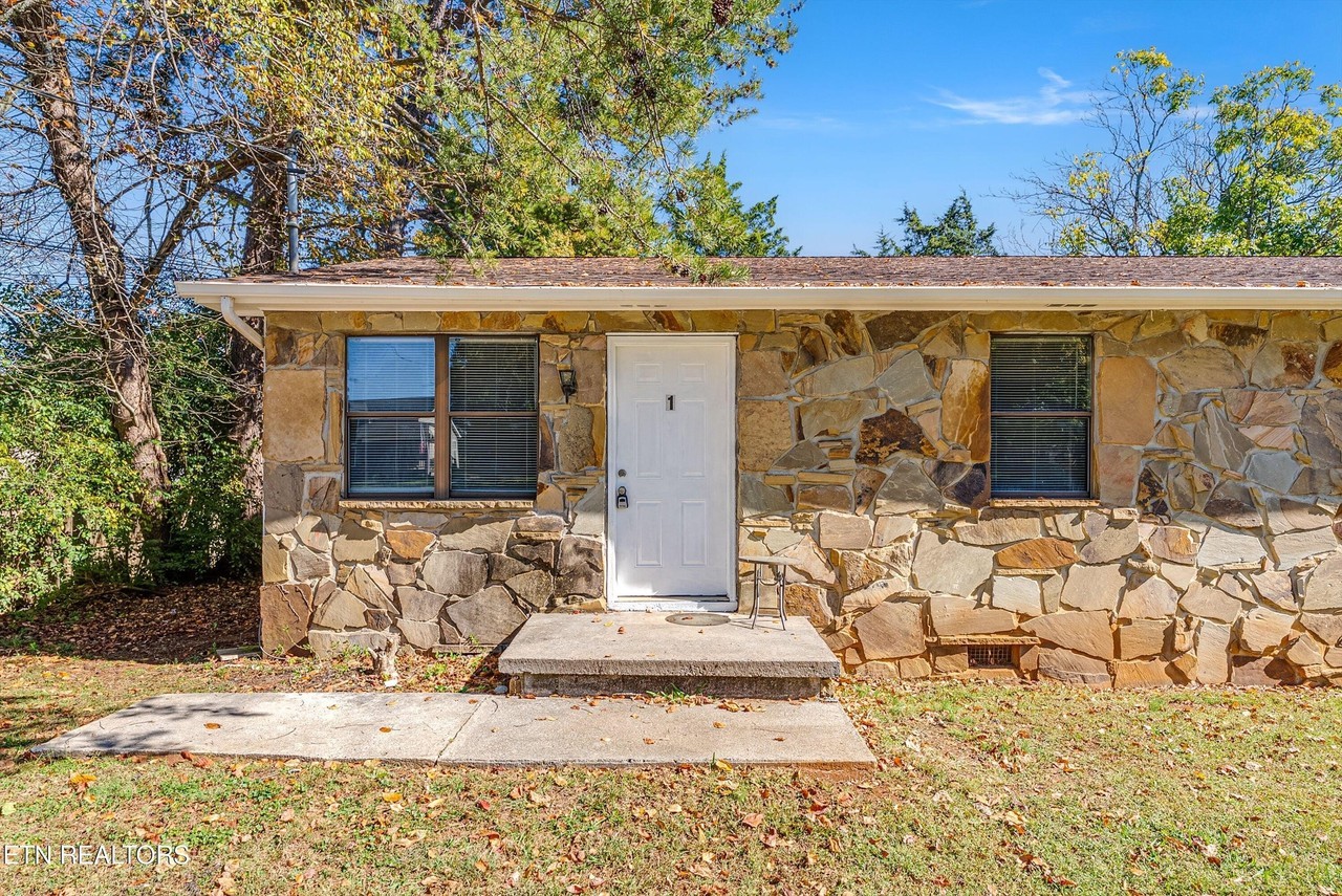 6908 W Martin Mill Pike - Photo 5 of 25