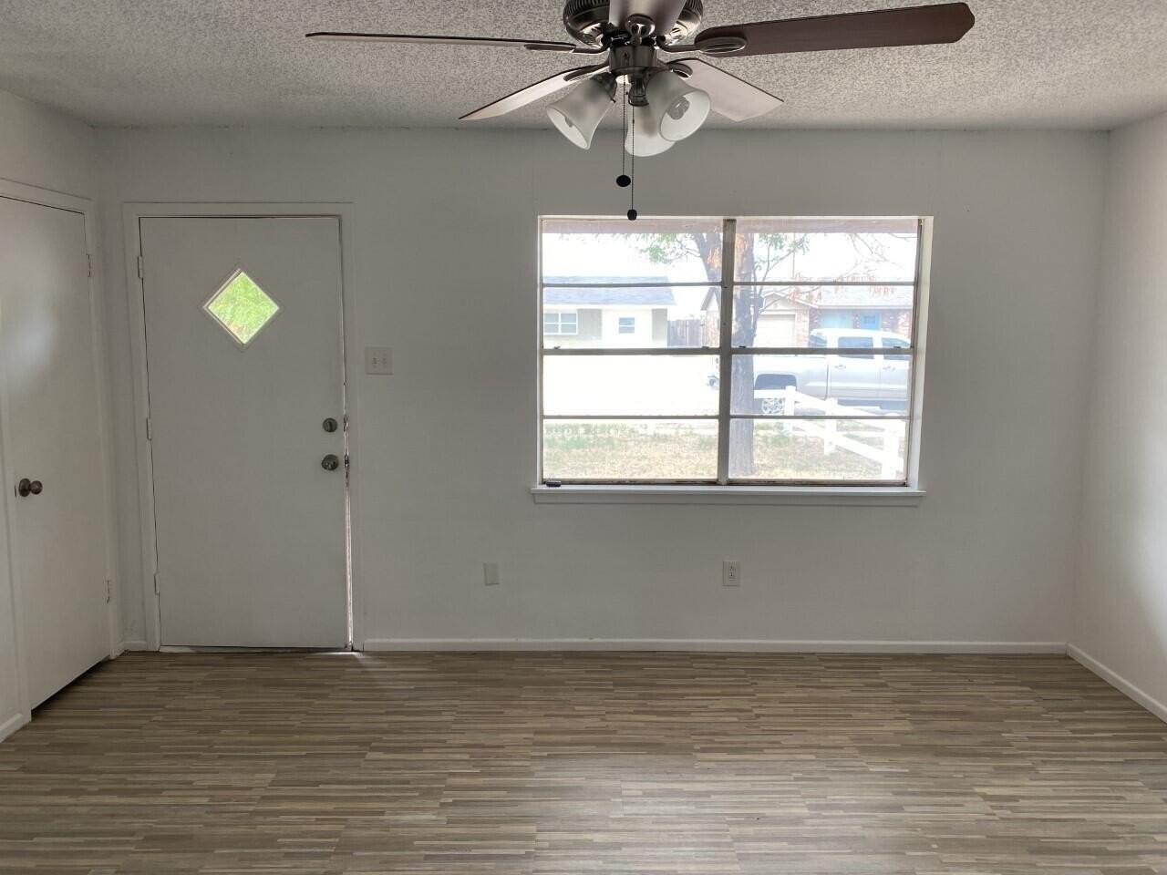 4515 Marshall St - Photo 2 of 10