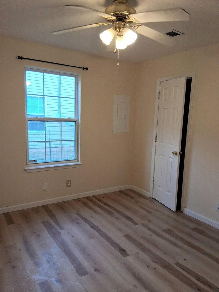 1025 Shadow Ridge Ave - Photo 7 of 14