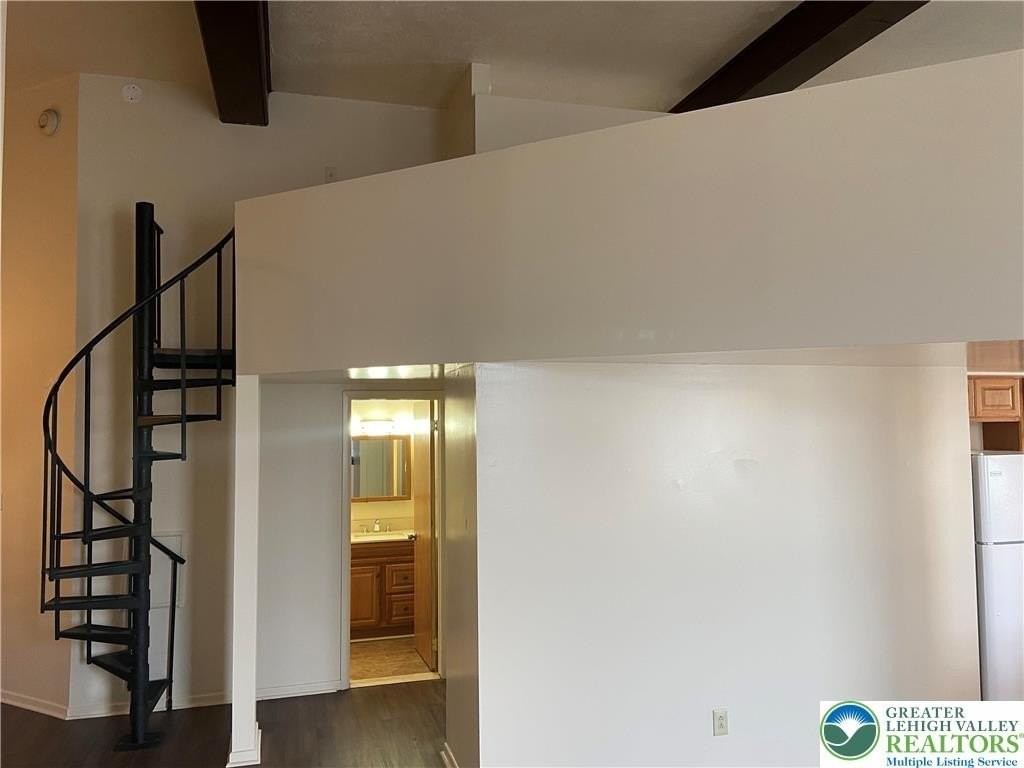 1236 Washington St #204 - Photo 7 of 10