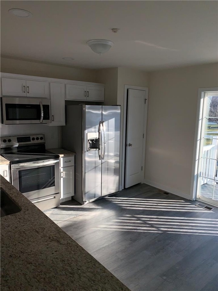 424 Union St #A - Photo 2 of 16