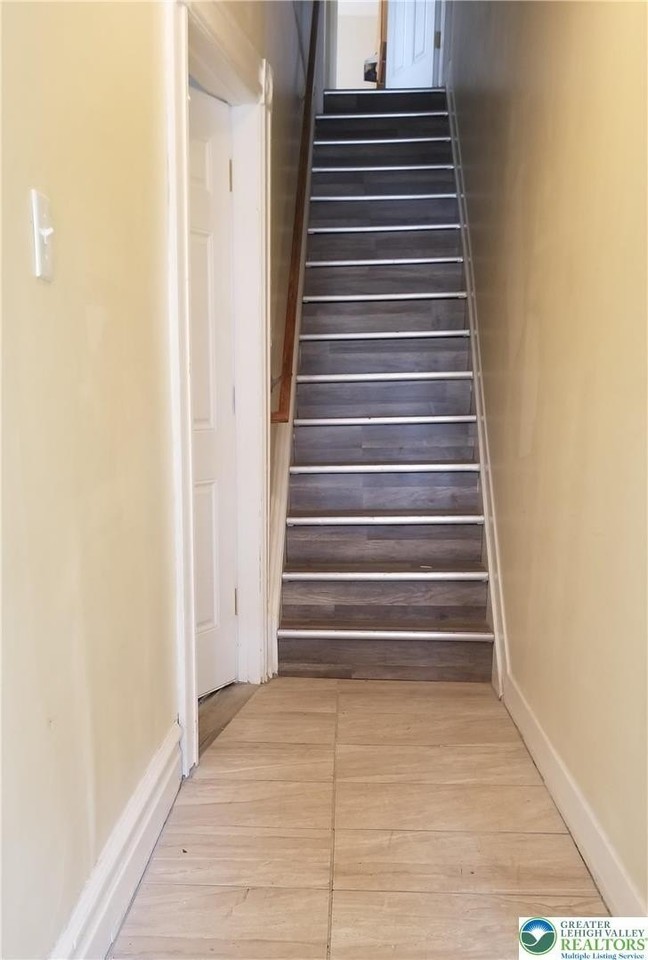 1321 W Turner St #1 - Photo 2 of 14