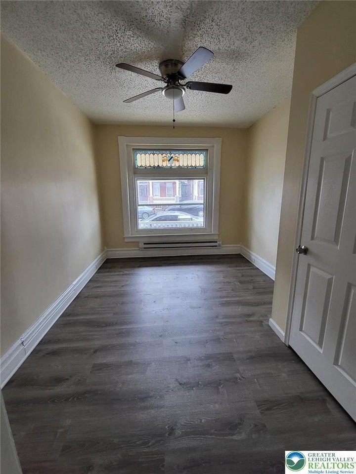 1321 W Turner St #1 - Photo 4 of 14