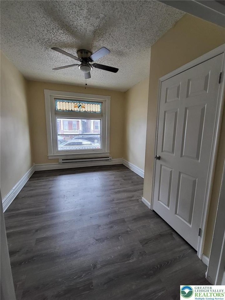 1321 W Turner St #1 - Photo 5 of 14