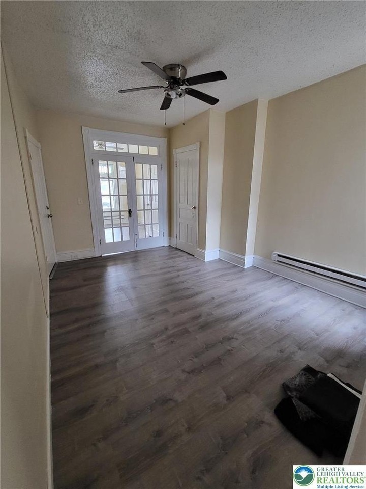 1321 W Turner St #1 - Photo 6 of 14