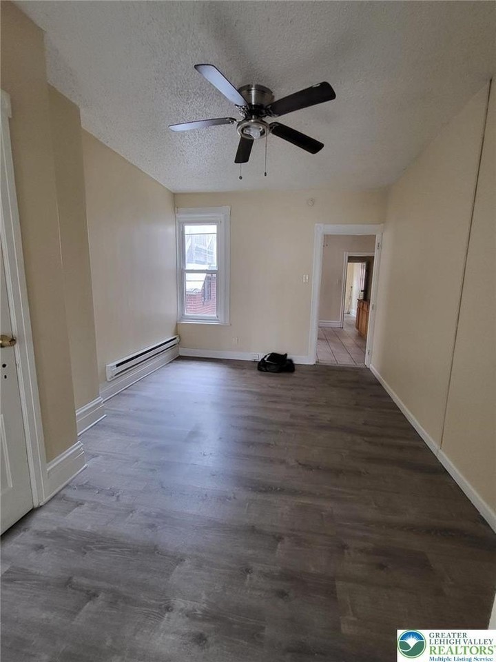 1321 W Turner St #1 - Photo 7 of 14