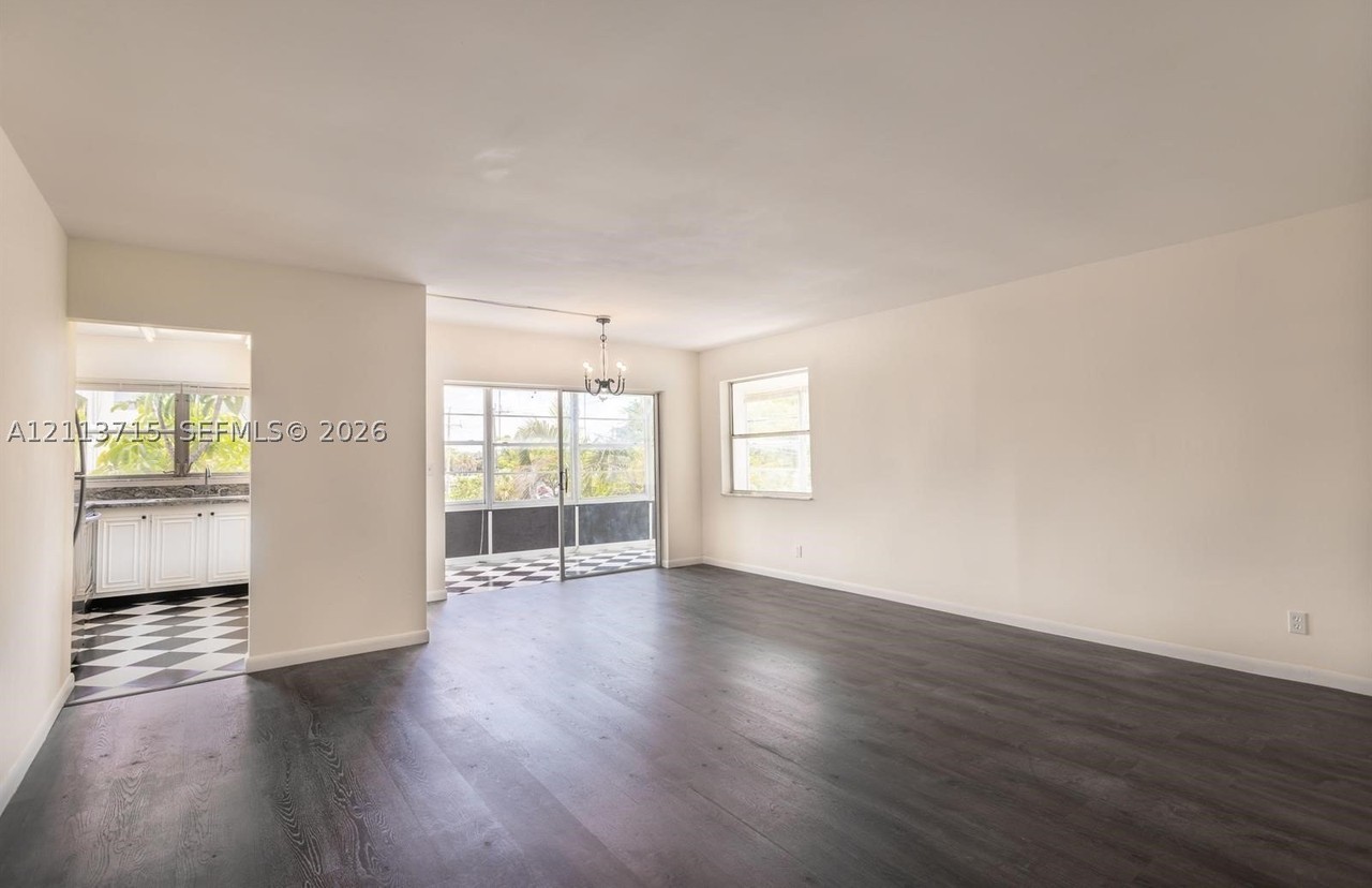 4044 Nw 19th St #311 - Photo 2 of 17
