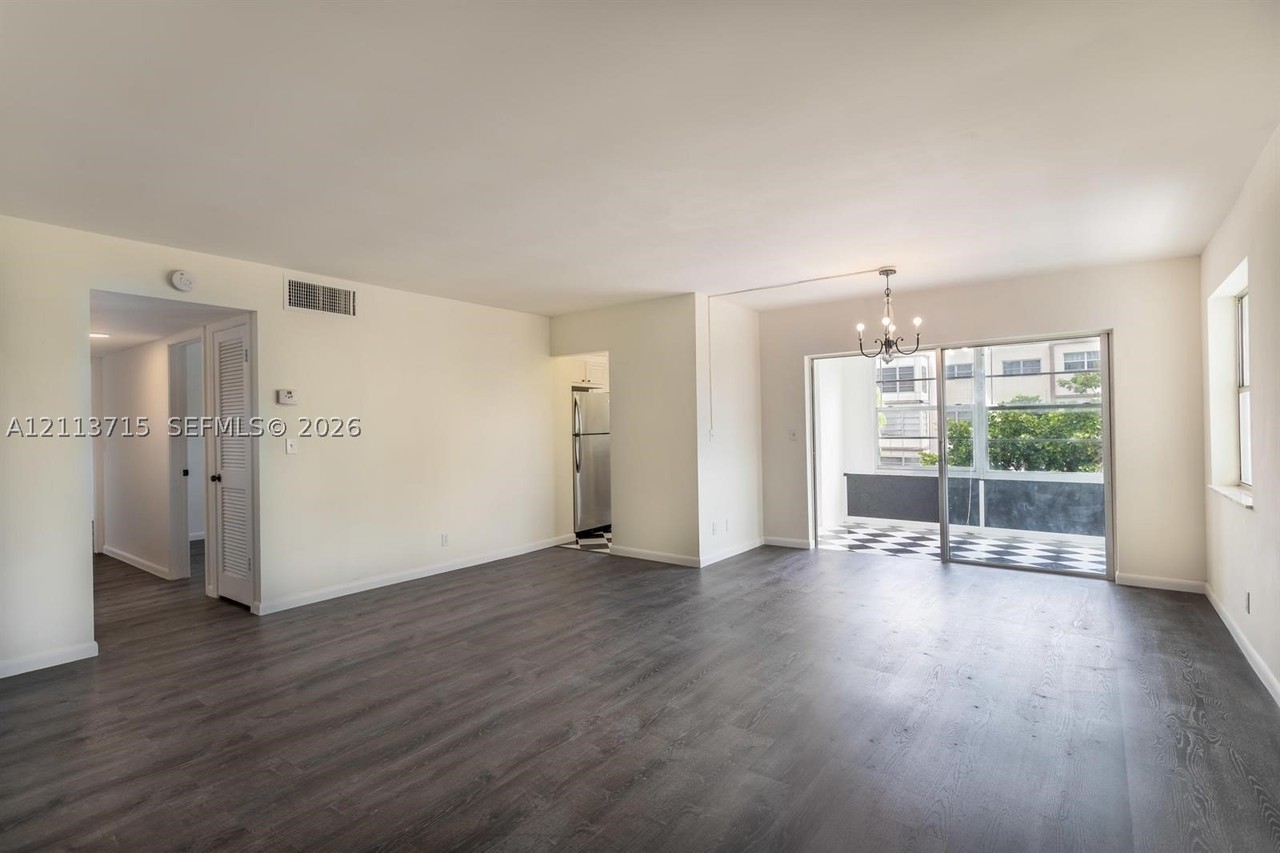 4044 Nw 19th St #311 - Photo 3 of 17