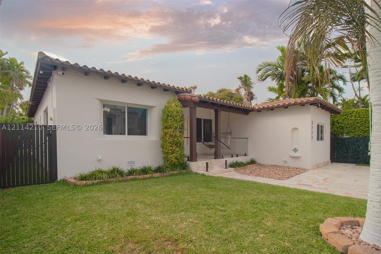 3722 Royal Palm Ave - Photo 5 of 44