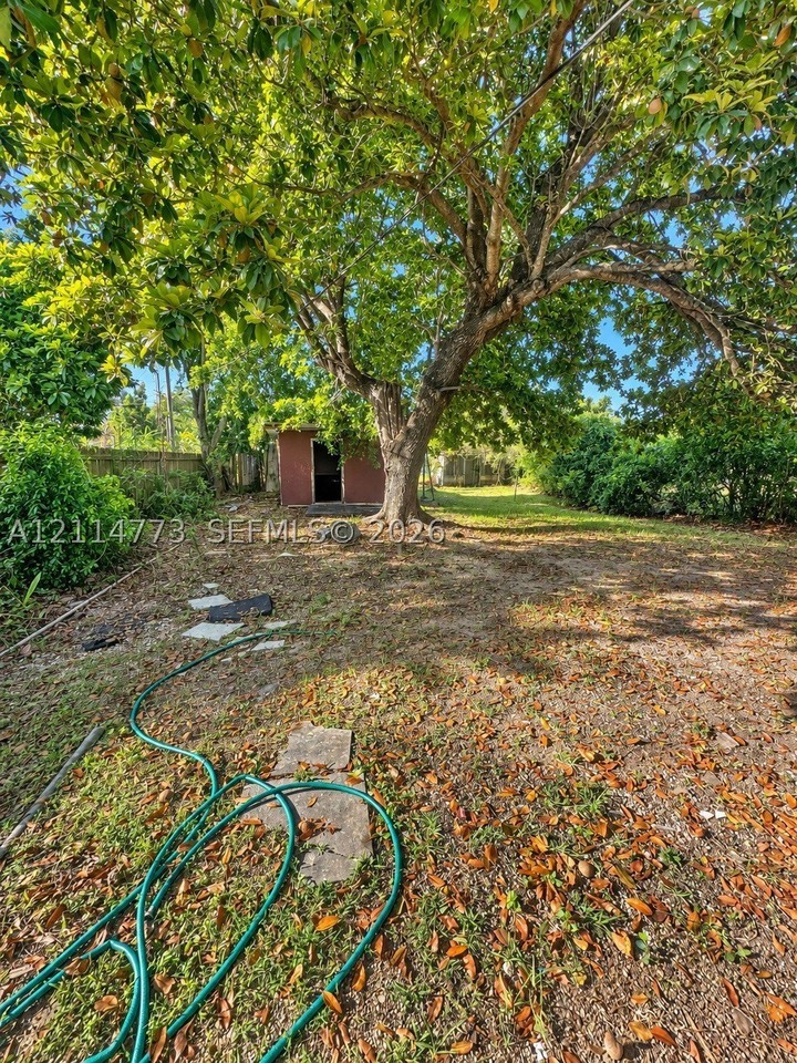 821 Sw 2nd St - Photo 6 of 22