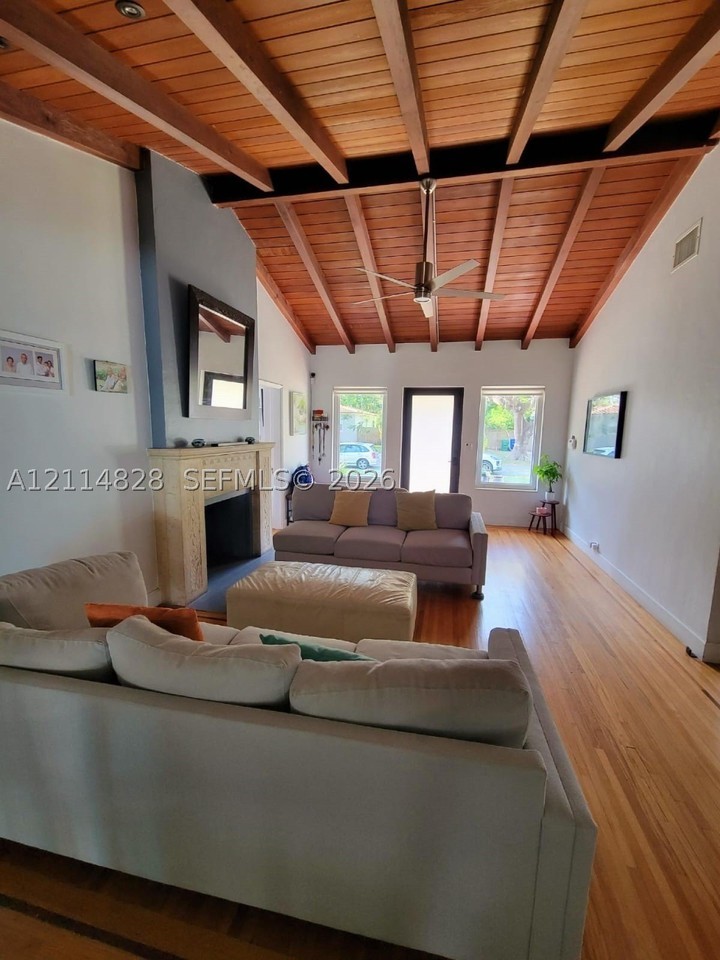 820 Ne 72nd Ter #0 - Photo 7 of 25