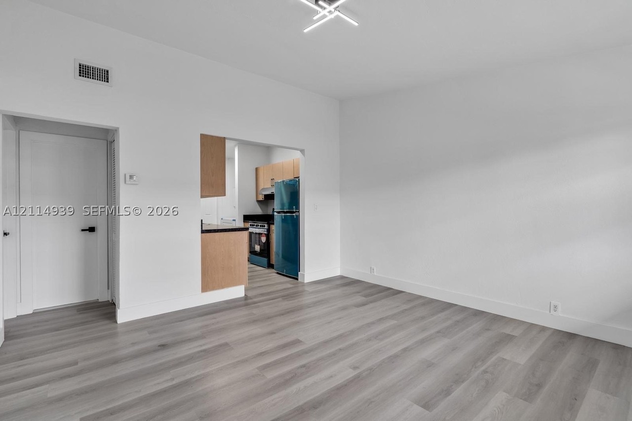 2195 W 5th Ave #2BACKUNIT - Photo 4 of 14