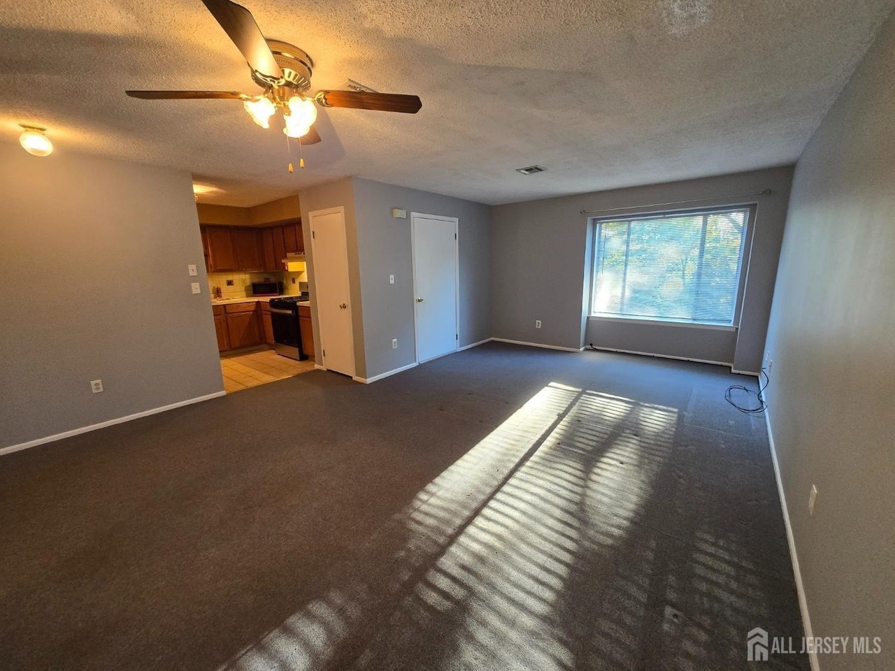 4 Nicholas Ct - Photo 2 of 14